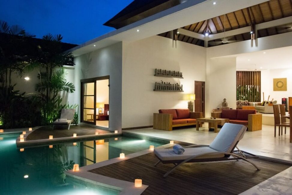villa-suliac-bali-pool-living-area-night