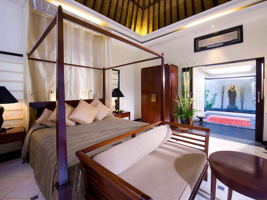 16-Villa Ylang Ylang Western master bedroom
