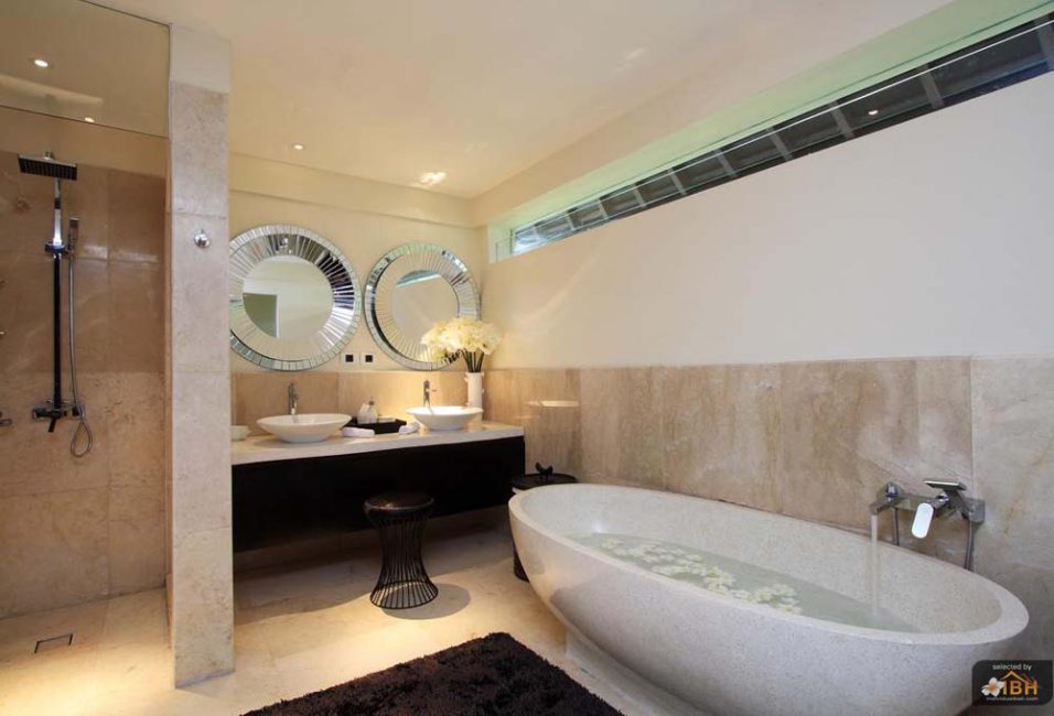 arjuna-villa-bathtub-bedroom