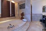 villa-ocean-golf-nirwana-bathtub