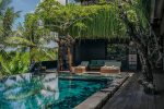06-Villa Mana Lounge poolside